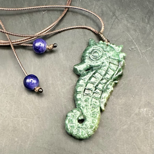 売約済み 2025.7.8神使いタツノオトシゴ ミャンマー翡翠 ネックレス