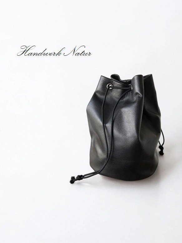 日本製本革 やわらか巾着ポーチ　M　ブラック　軽量