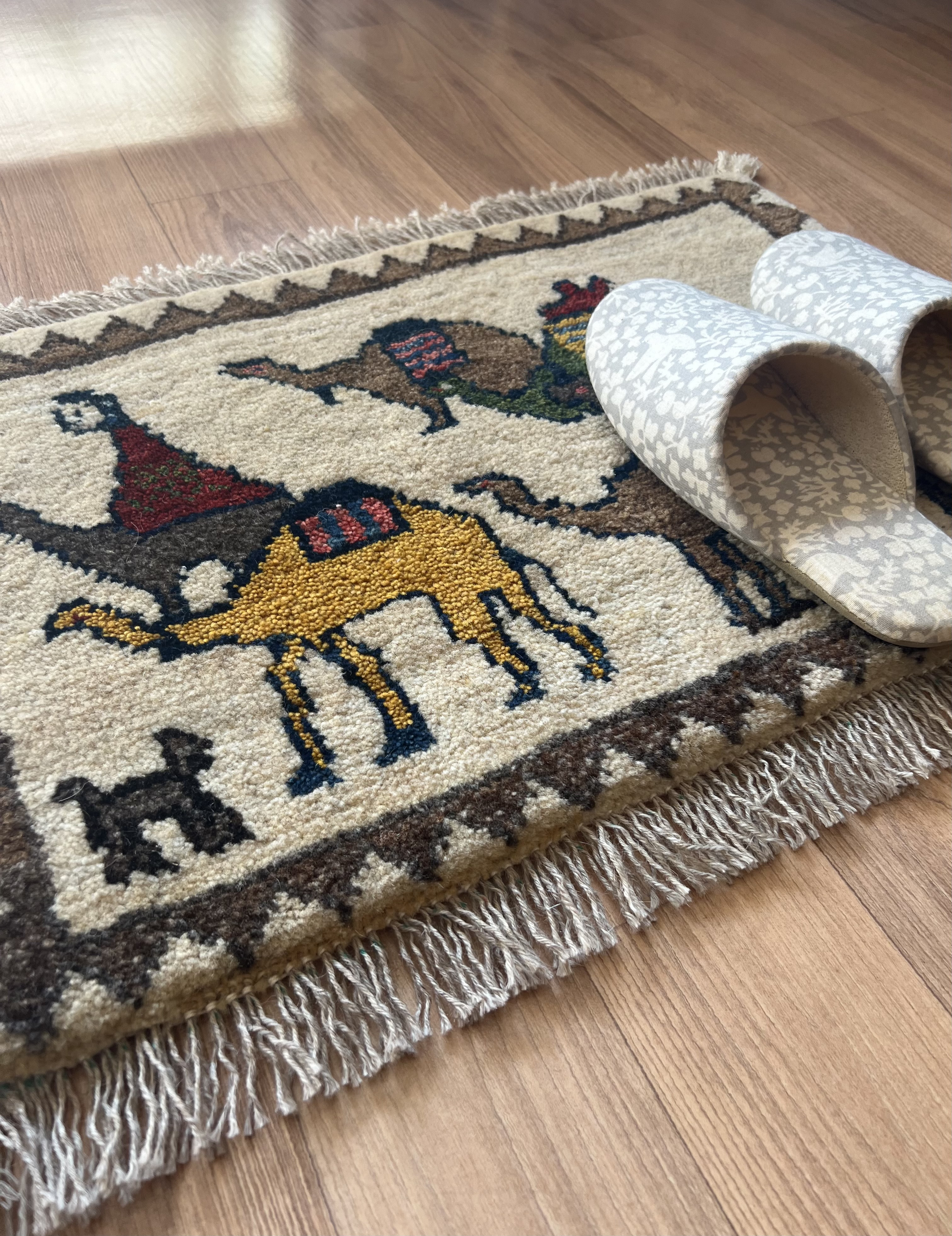 ●送料無料●ギャッベ【60×40】No.618（ラクダ）玄関マット・チェアマット・座布団・プレゼント