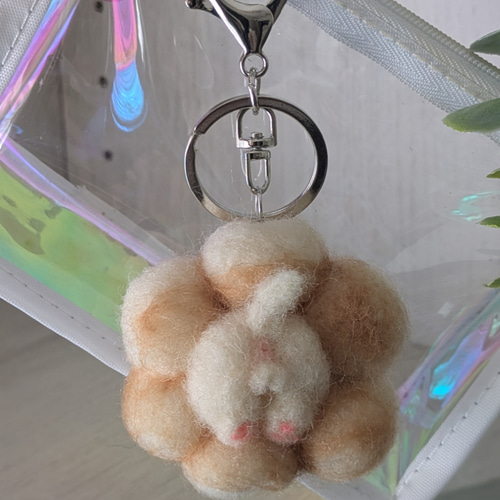 羊毛フェルト ネコ キーホルダー ハンドメイド プレミアムなネコ