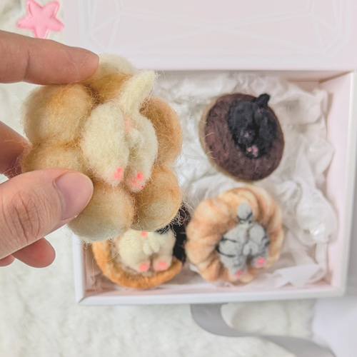 羊毛フェルト ネコ キーホルダー ハンドメイド プレミアムなネコ