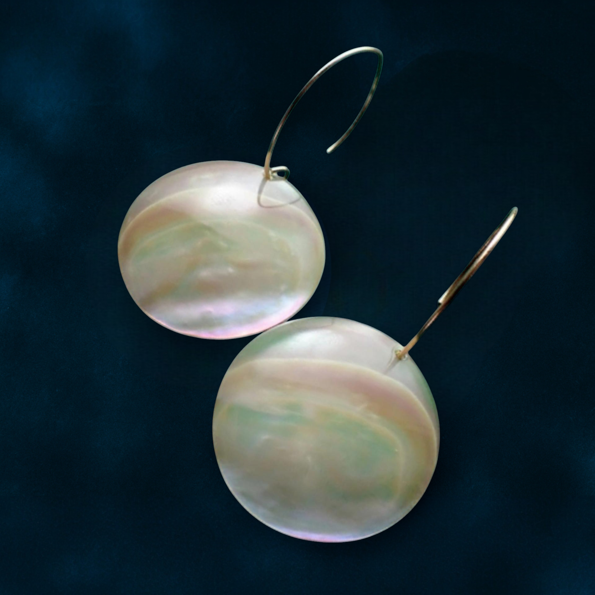 【一点物】星降る夜のジュピター｜夜光貝と14kgfの大ぶりピアス　沖縄シェルジュエリー