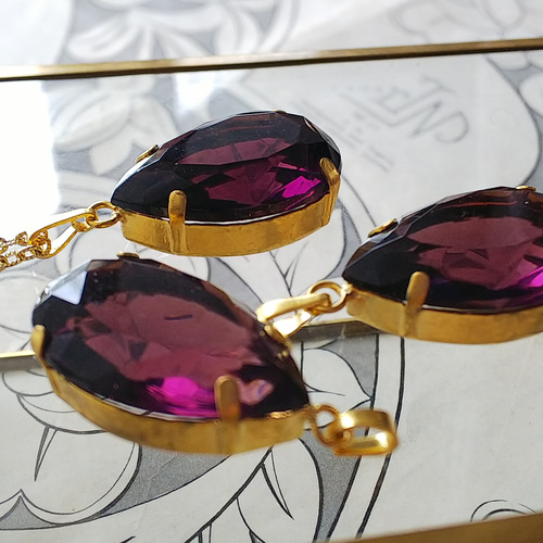 ヴィンテージ 深く濃いアメジスト色／大きな雫 ネックレス ネックレス