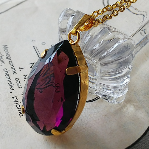 ヴィンテージ 深く濃いアメジスト色／大きな雫 ネックレス ネックレス