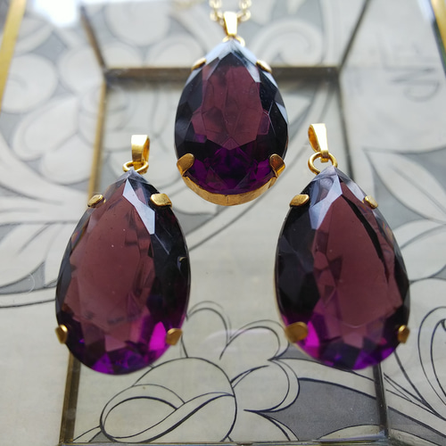 ヴィンテージ 深く濃いアメジスト色／大きな雫 ネックレス ネックレス