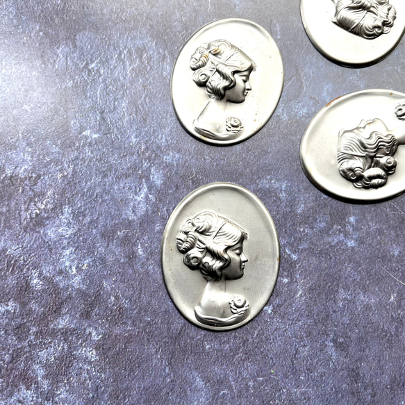 【1個】ヴィンテージメタルカメオ＊アンティークシルバー 2枚目の画像