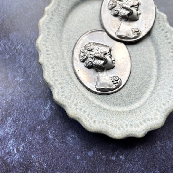 【1個】ヴィンテージメタルカメオ＊アンティークシルバー 1枚目の画像