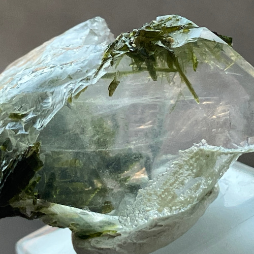 水草 涼 エピドートinクォーツ ⑤ 緑簾石入り水晶 Epidote in Quartz