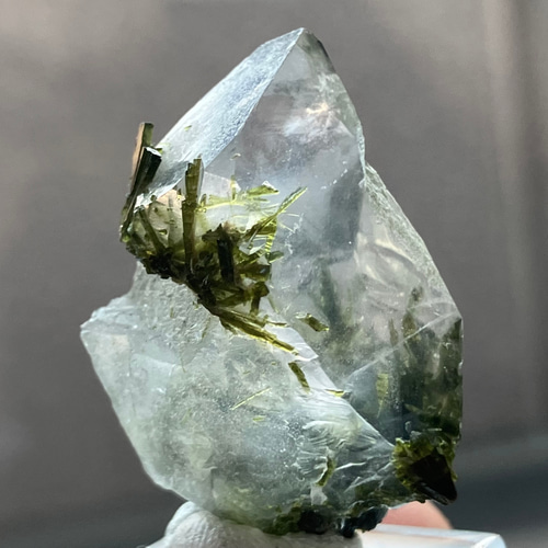 水草 涼 エピドートinクォーツ ⑤ 緑簾石入り水晶 Epidote in Quartz