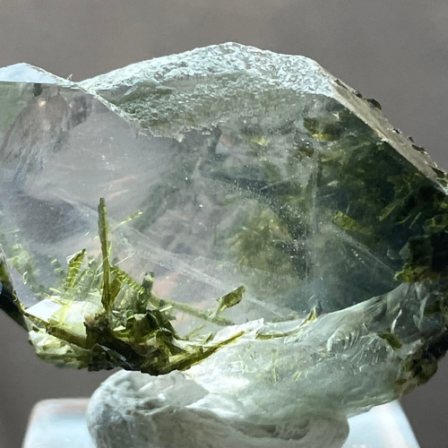 水草 涼 エピドートinクォーツ ⑤ 緑簾石入り水晶 Epidote in Quartz