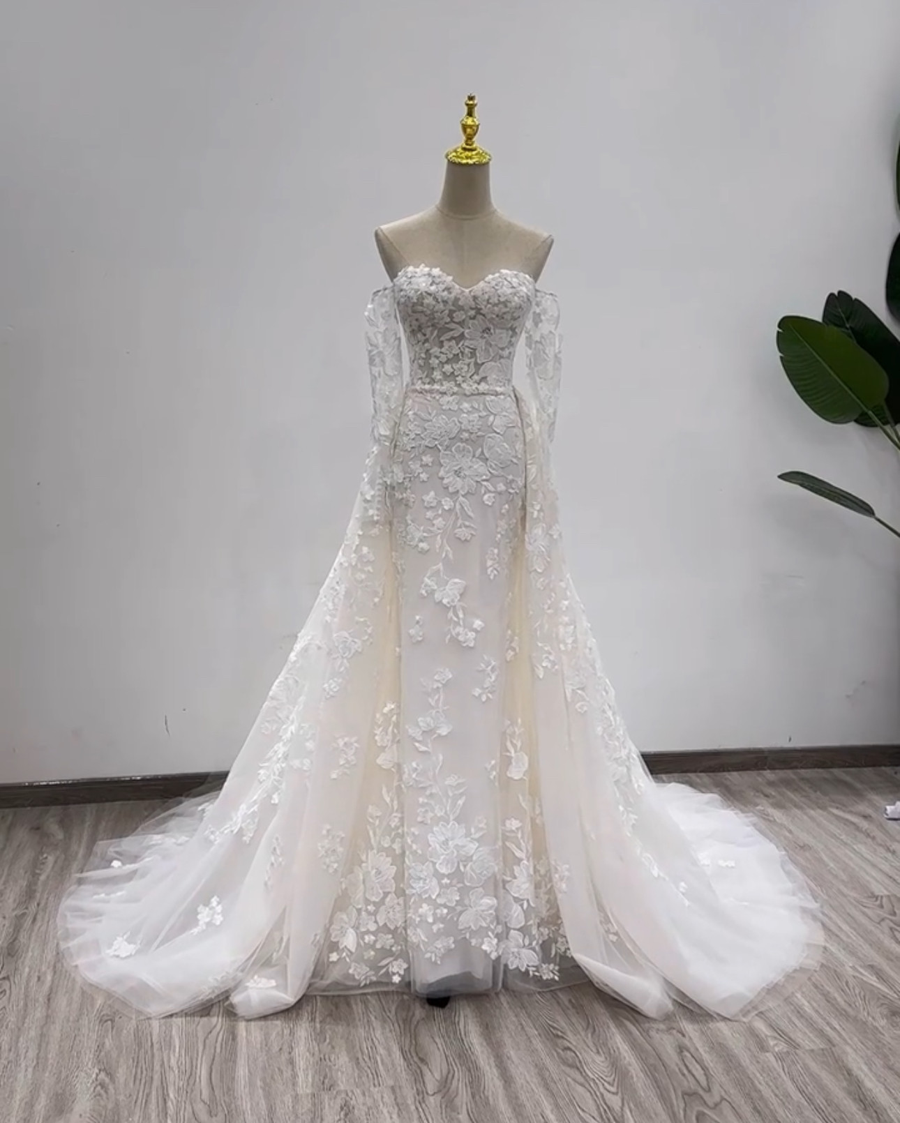 取り外し可能お袖　オフショルダー　２ways タイトスカート　オーバースカート　ブライダル結婚式’パーディードレス前撮り