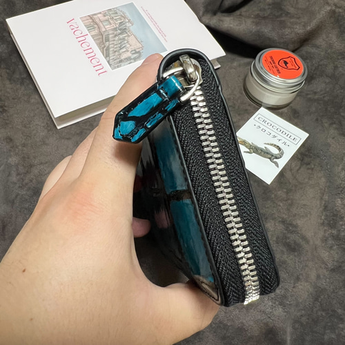 実物一枚革　クロコダイル　ラウンドファスナー 本革　手染め手作り　長財布　人気 一枚革 クロコダイル財布 ラウンドファスナー ワニ革 鰐革/本革 手染め