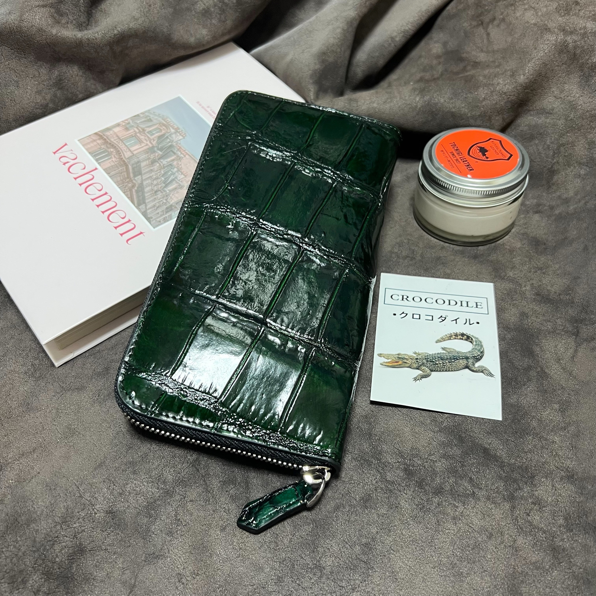 一枚革　クロコダイル財布　ラウンドファスナー ワニ革　鰐革/本革　手染め手作り　長財布　ハンドメイド　人気