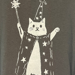 魔法使い　ネコ柄　レディースTシャツフレアワンピース綿100％【S～4L】 3枚目の画像