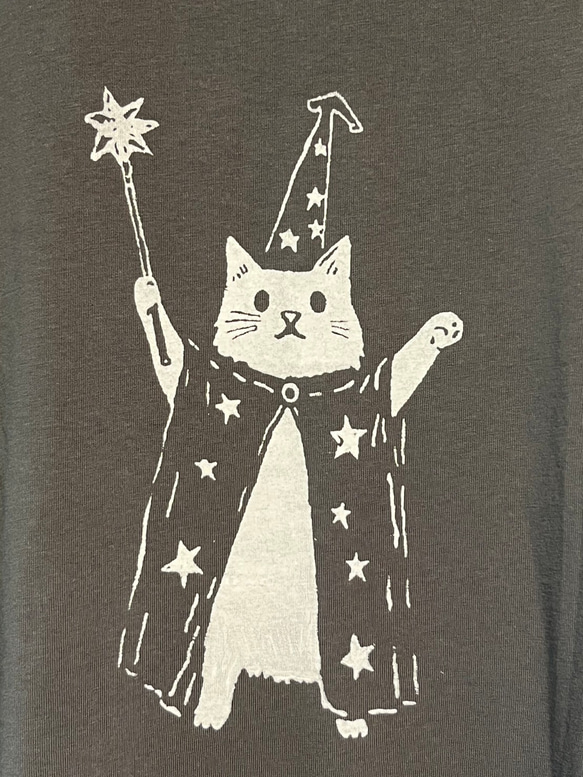 魔法使い　ネコ柄　レディースTシャツフレアワンピース綿100％【S～4L】 3枚目の画像