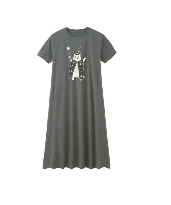 魔法使い　ネコ柄　レディースTシャツフレアワンピース綿100％【S～4L】 1枚目の画像