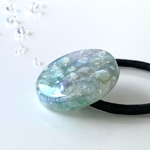 大ぶり 夏のマーブル 大人 レジン ヘアゴム ～ right blue gradation ～ 5枚目の画像