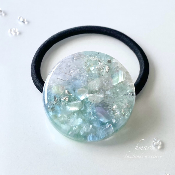 大ぶり 夏のマーブル 大人 レジン ヘアゴム ～ right blue gradation ～ 1枚目の画像