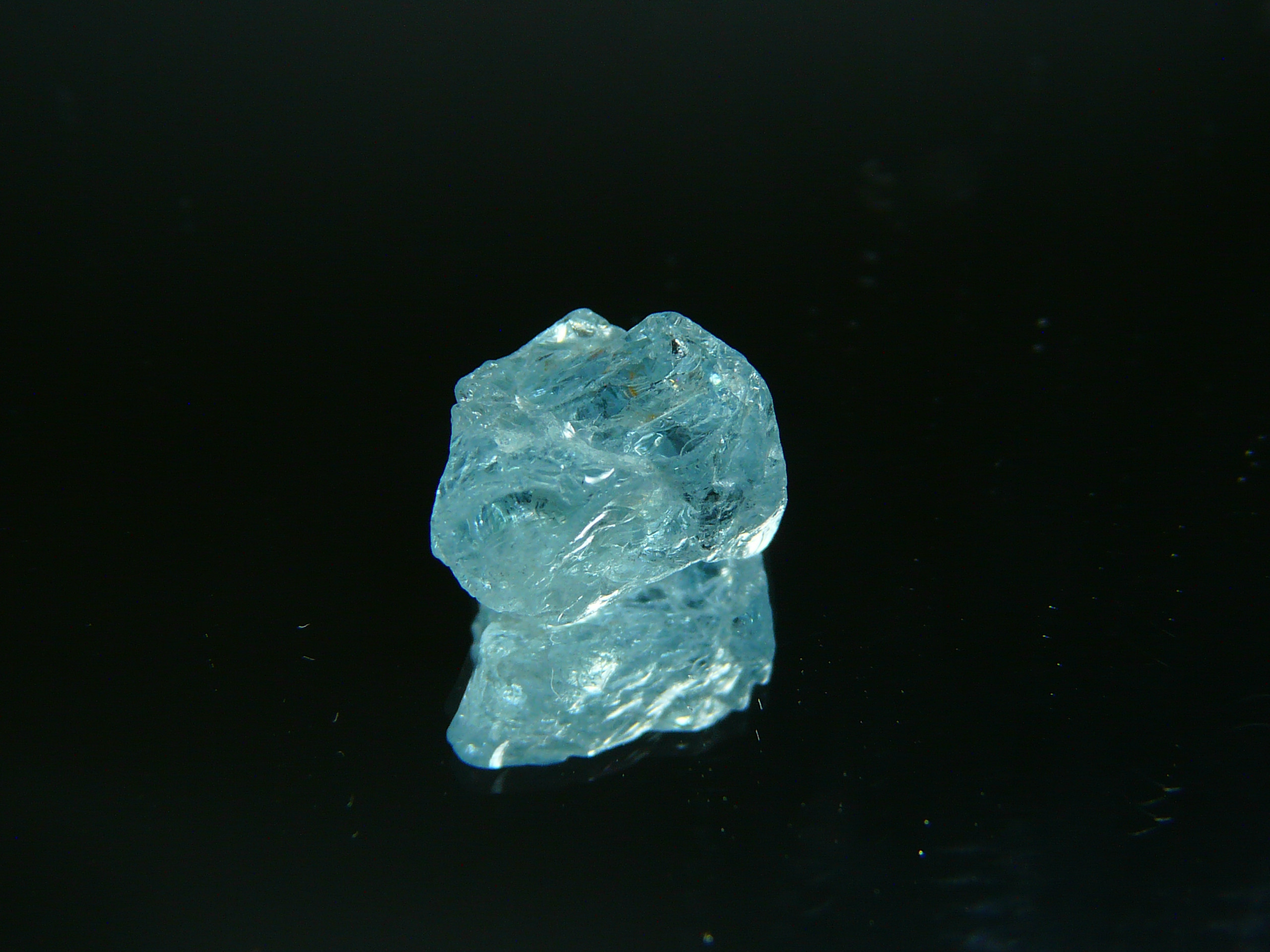 アクアマリン原石　天然石 虹抜群◎透明感◎アクアマリン 原石44◇Aquamaline◇天然石