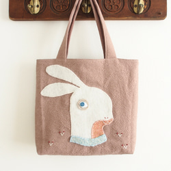 m*e様 ハンドメイド　トートバッグ&ミニポーチベージュ ピンク　猫クマうさぎ 布刺繍の愛らしいさぎさん♪可愛いミニ手提げ（青） トートバッグ