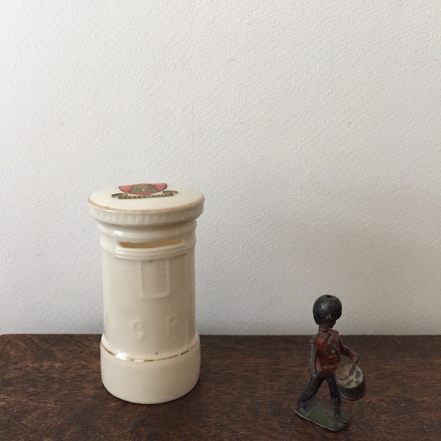 アンティーク英国紋章ポスト置きもの　イギリス ギフト プレゼント クレステッドチャイナ