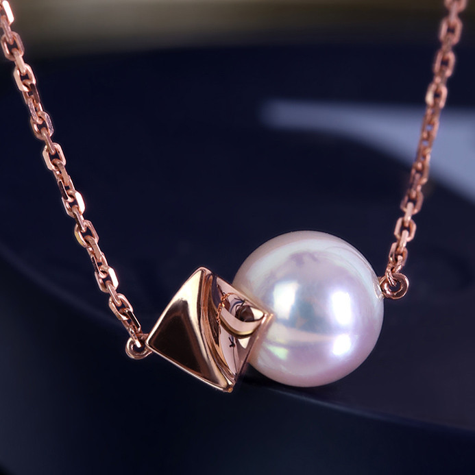 [ヘイズジュエリー] 18Kローズゴールドオーロラ8.5-8.9mmアコヤ天然海水ラウンドパールネックレスペンダント。優しくも大