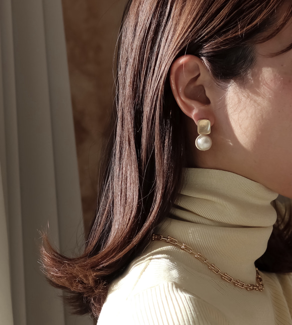 【outlet No.2】スクエアgold 1粒コットンパール イヤリング/ピアス（アレルギー対応） 6枚目の画像