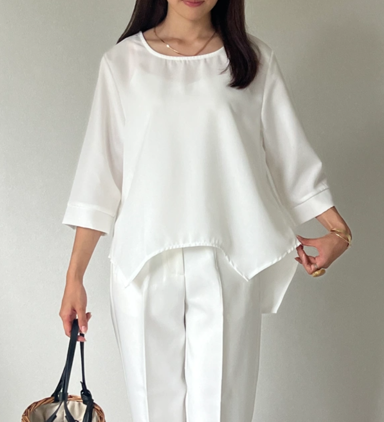 【新送０】シャリ感のある生地でカットワークにも技あり♪きちんと見えTシャツ【カットワークT】