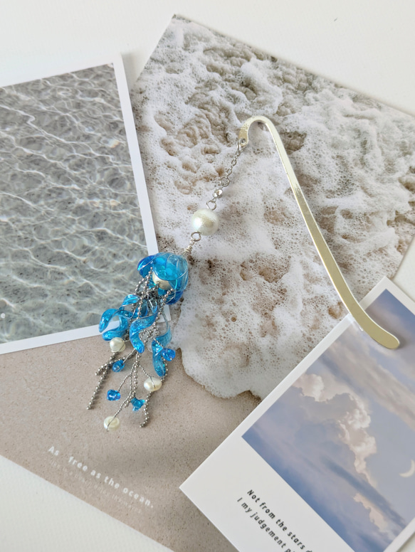 青色クラゲのしおり　ブックマーク　海　クラゲ　栞　読書　本　手帳　スケジュール帳　ディップアート　レジン　贈り物　 7枚目の画像