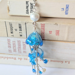 青色クラゲのしおり　ブックマーク　海　クラゲ　栞　読書　本　手帳　スケジュール帳　ディップアート　レジン　贈り物　 5枚目の画像