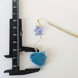 マンボウのブックマーク　栞　マンボウ　海　マンボー　ブックマーカー　読書　本　手帳　帯飾り　スケジュール帳　贈り物 3枚目の画像