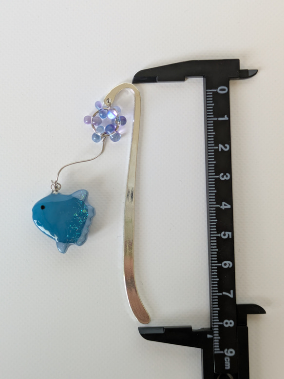 マンボウのブックマーク　栞　マンボウ　海　マンボー　ブックマーカー　読書　本　手帳　帯飾り　スケジュール帳　贈り物 4枚目の画像