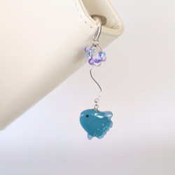 マンボウのブックマーク　栞　マンボウ　海　マンボー　ブックマーカー　読書　本　手帳　帯飾り　スケジュール帳　贈り物 1枚目の画像