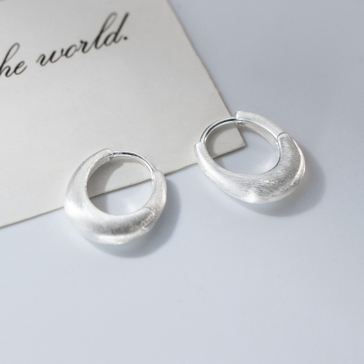 シルバー925  楕円形　艶消し　フープピアス　つけっぱなし　小さめ　ピアス　金屬アレルギー対応