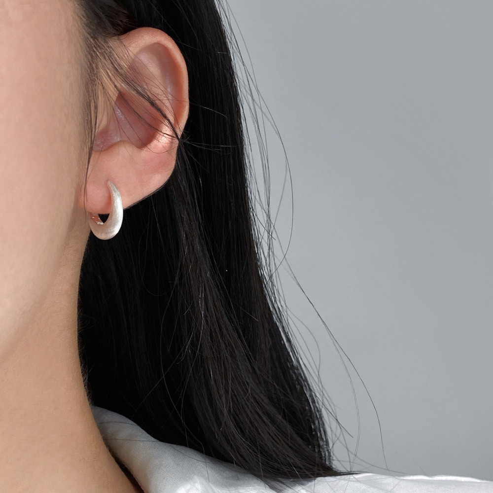 シルバー925  楕円形　艶消し　フープピアス　つけっぱなし　小さめ　ピアス　金屬アレルギー対応