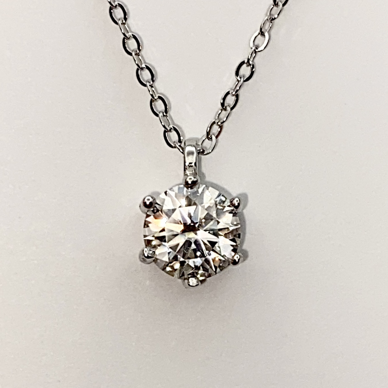 【ダイヤモンドの2.5倍の輝き】最高品質 一粒ネックレス モアサナイト 1.0ct シンプルチェーン 金属アレルギー