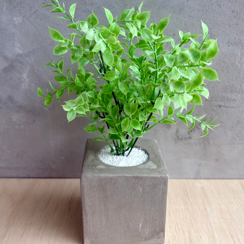 モルタル造形 石造りオーナメント フェイクグリーン付き モルタル造形 石造りオーナメント フェイクグリーン付き モルタル造形