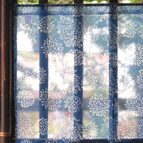 のれん☆インド綿☆藍染め風☆「コタドリアインディゴ フラワー85