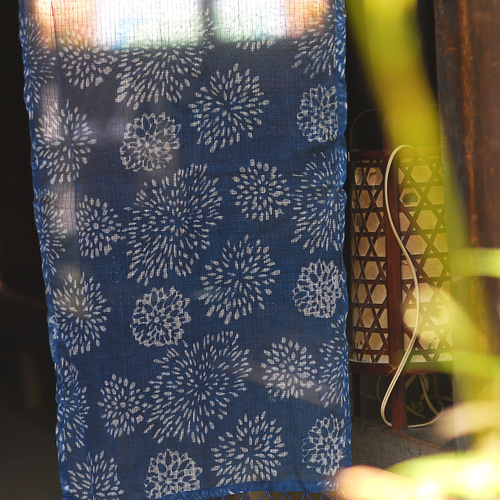 のれん☆インド綿☆藍染め風☆「コタドリアインディゴ フラワー85