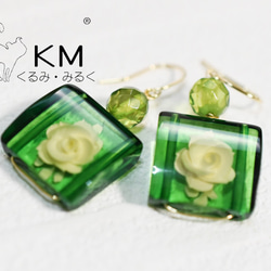 жK18YG 18金 天然リトアニア産グリーンアンバーバラモチーフピアス 1枚目の画像