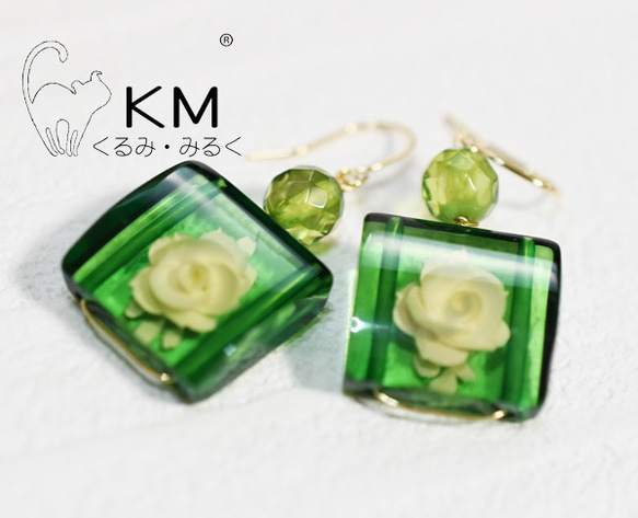 жK18YG 18金 天然リトアニア産グリーンアンバーバラモチーフピアス 1枚目の画像