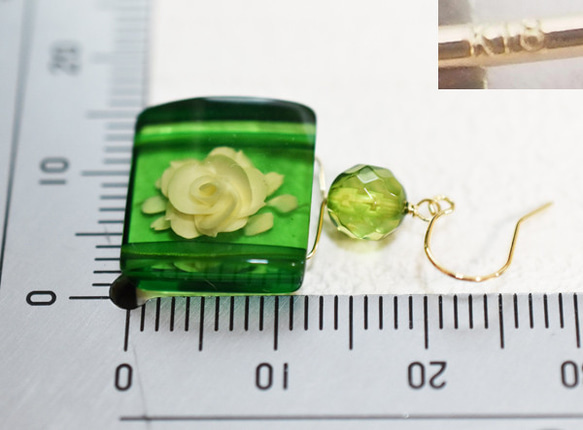 жK18YG 18金 天然リトアニア産グリーンアンバーバラモチーフピアス 4枚目の画像