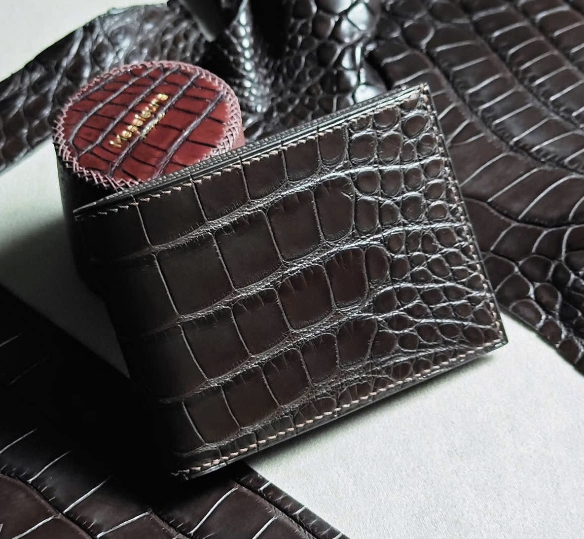 ワニ革手縫ウォレット ワニ革使用2つ折り財布 手縫い商品 二つ折り財布 TOKYO BESPOKE