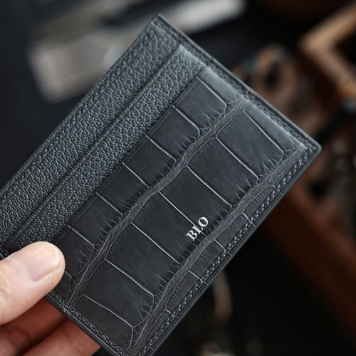 ワニ革名刺入れカードケース。アリゲーター革使用カードケース