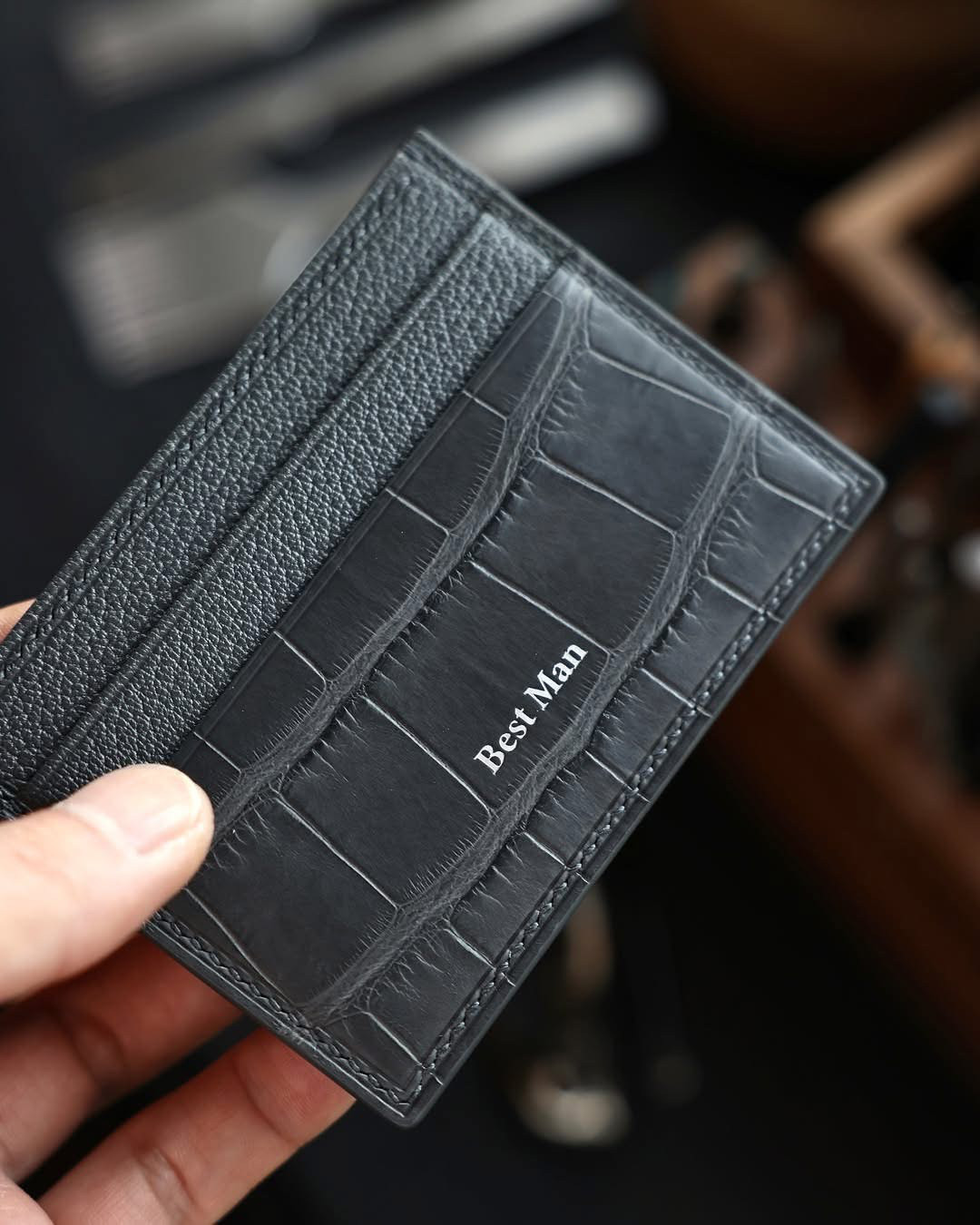 ワニ革名刺入れカードケース。アリゲーター革使用カードケース。ハンドメイドカードケース