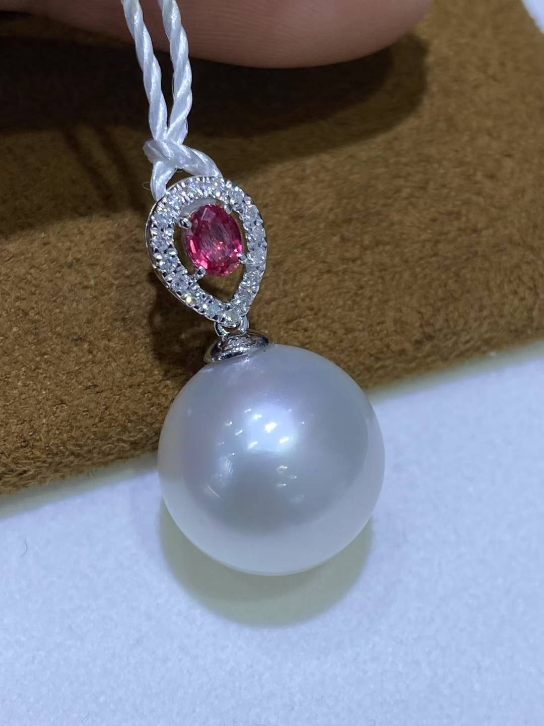 【高級】白蝶真珠　ルビー付きペンダントトップk18