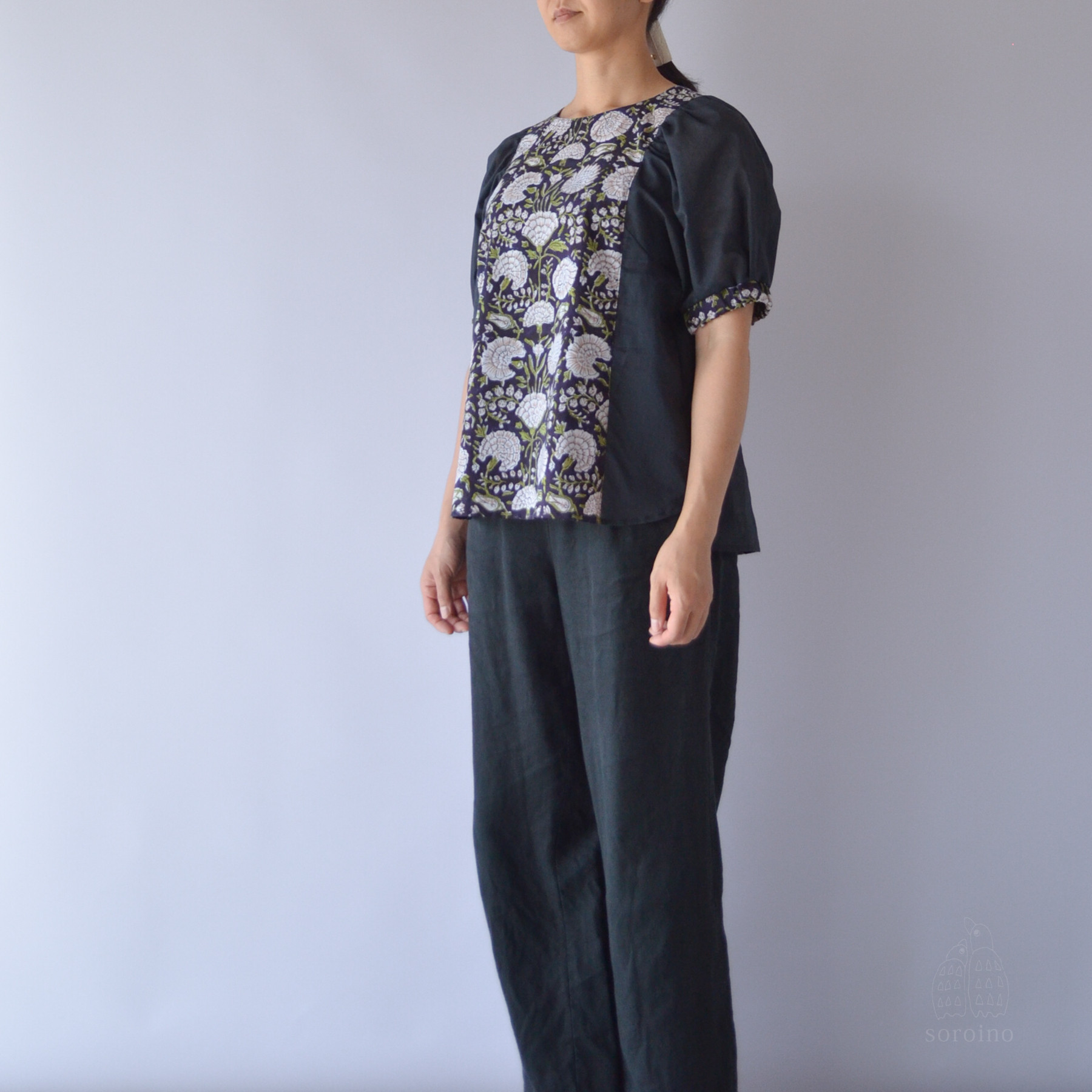 【限定1点】参観日やオケージョン に  細見えバイカラーブラウス ブロックプリント ブラック