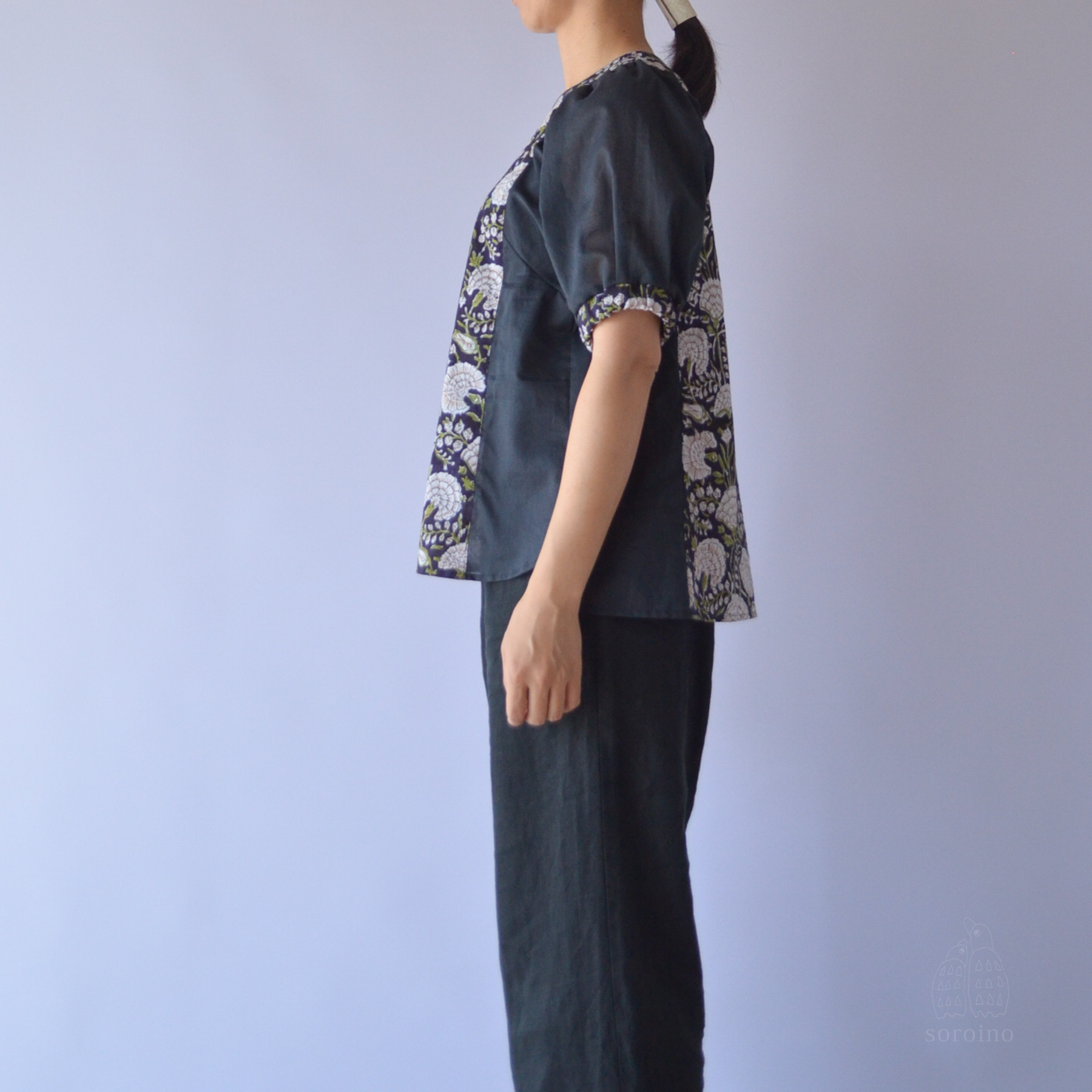 【限定1点】参観日やオケージョン に  細見えバイカラーブラウス ブロックプリント ブラック