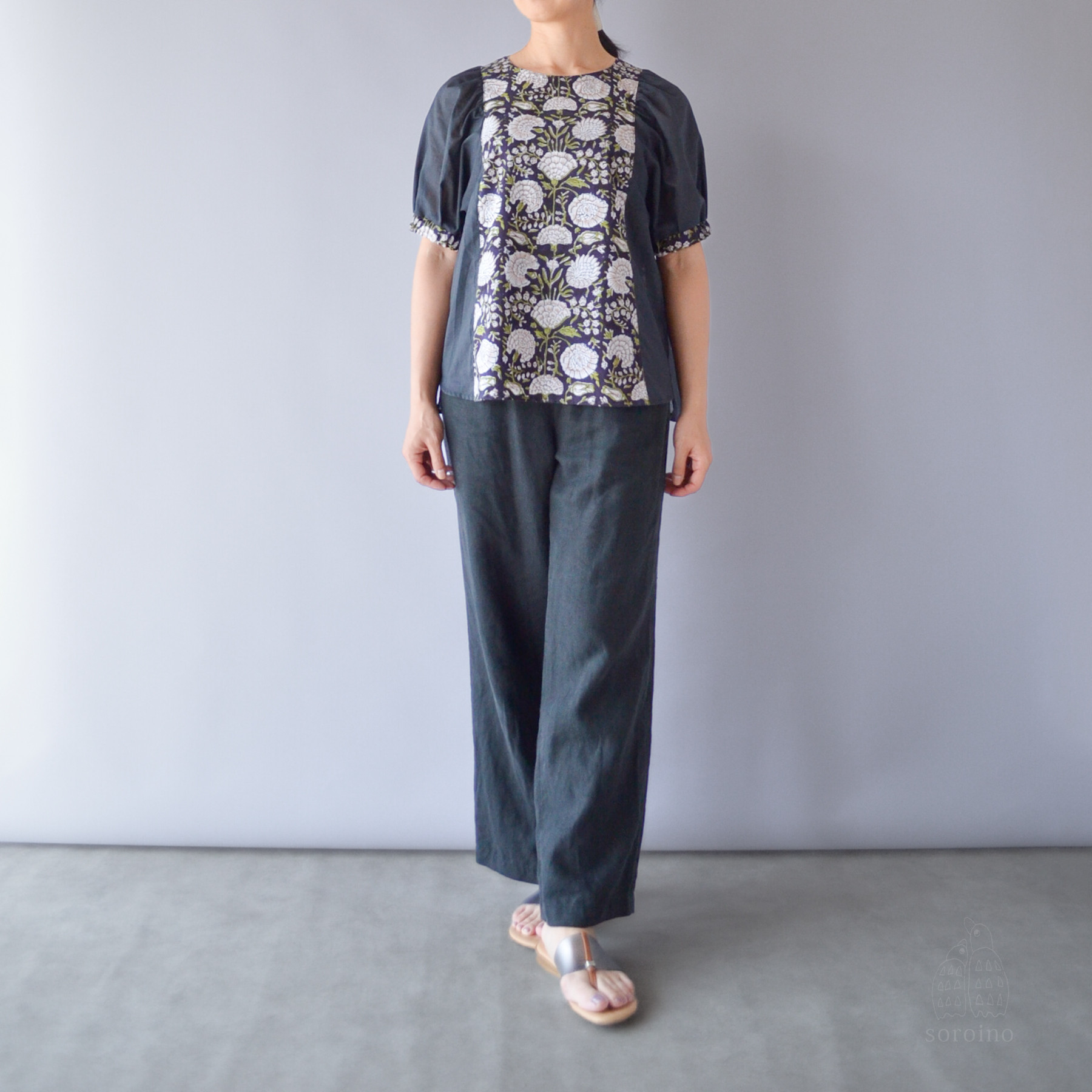 【限定1点】参観日やオケージョン に  細見えバイカラーブラウス ブロックプリント ブラック