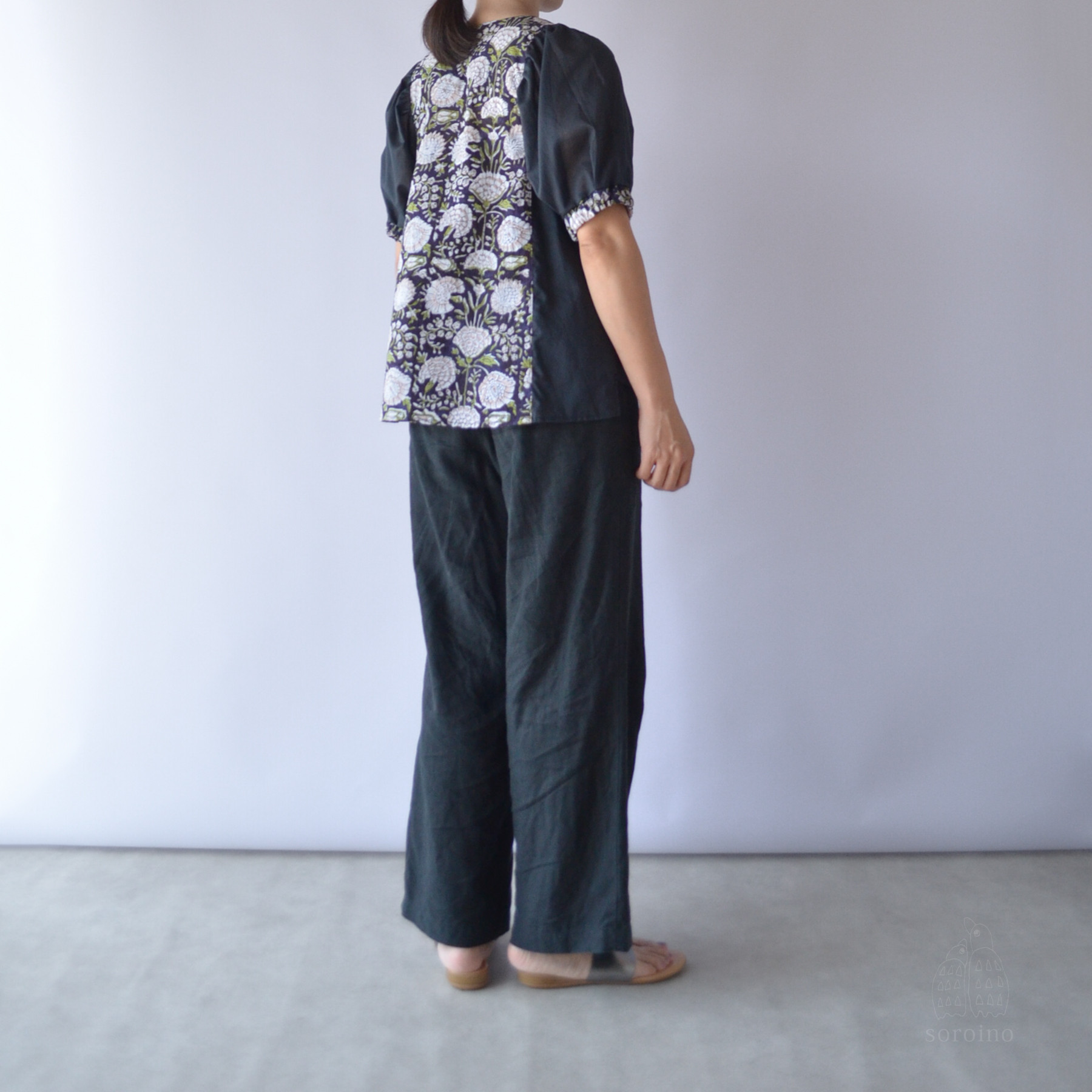 【限定1点】参観日やオケージョン に  細見えバイカラーブラウス ブロックプリント ブラック